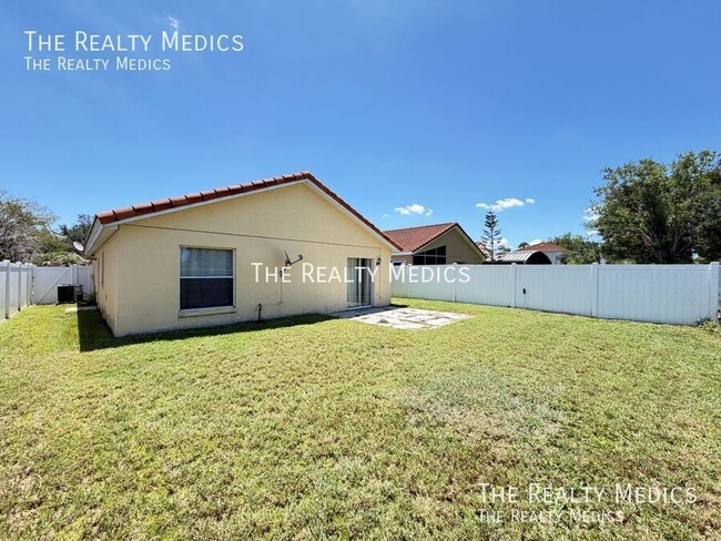Photo - 38 Vanna Ct