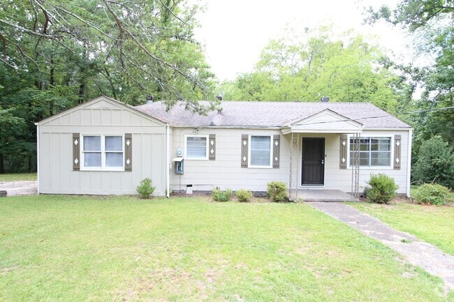Building Photo - 3 Bedroom 1 Bath PLUS Large Den - New On T... Rental