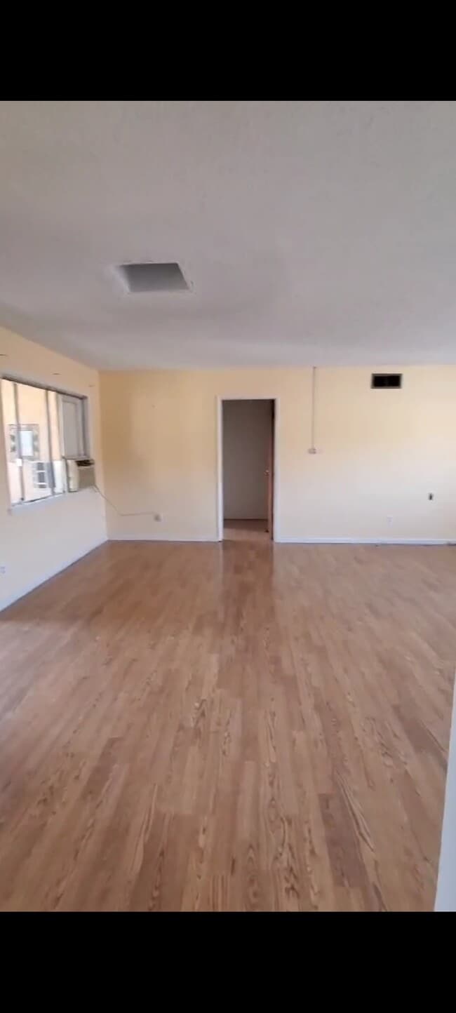 Liv rm - 2239 N Frederic St Unit Views  - 2nd story upper Rental