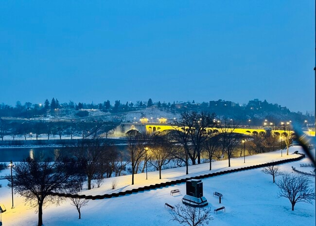 Building Photo - 118 Waterfront Crt SW