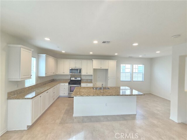 Photo - 879 Iris Way Unit A