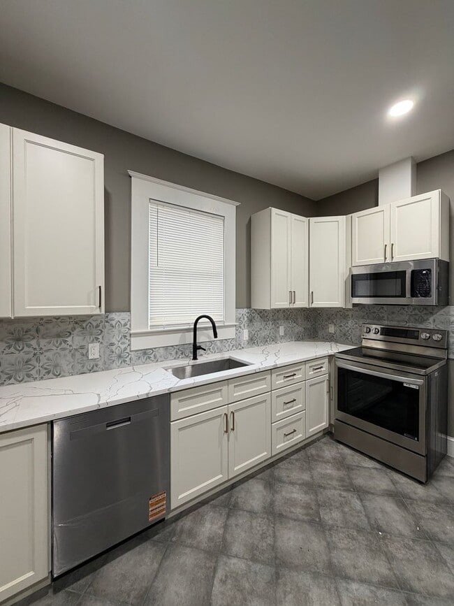 Photo - 1108 N Main St Unit 1108 North Main St. Apt. B