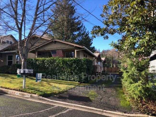 Photo - 475 Scenic Dr