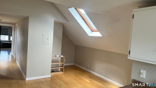 Photo - 40 N Quaker Ln