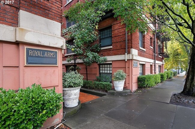 Building Photo - 1829 NW Lovejoy St Unit RAC508 Rental