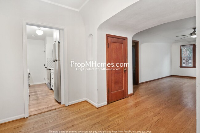 Photo - Updated Charming Home in John's Landing!