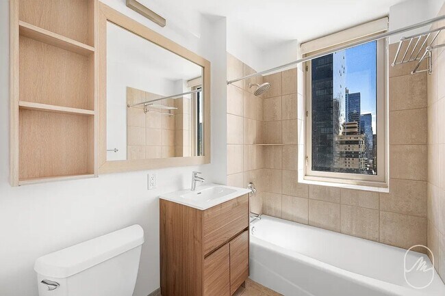 Photo - 500 W 42nd St Unit F41