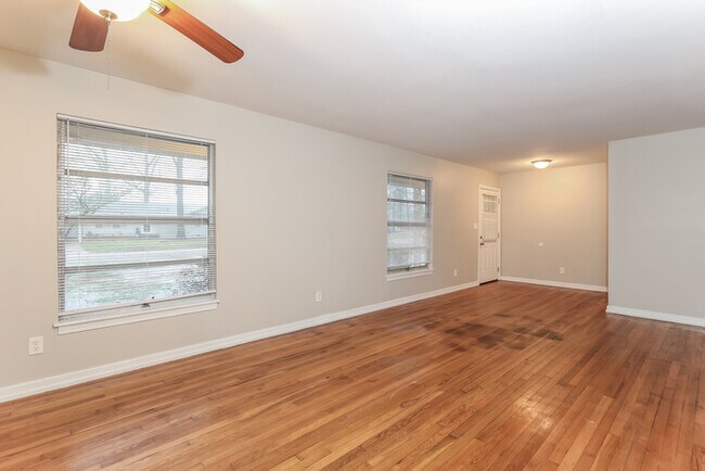 Photo - 5544 Wayneland Dr