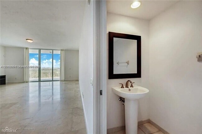 Photo - 14951 Royal Oaks Ln Unit 1908