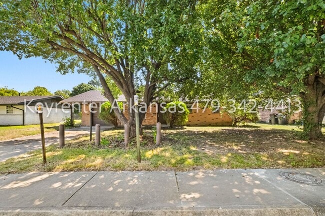 Photo - 207 Carlton St.