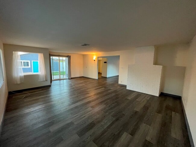 Photo - MOVE-IN READY 4+2 w/upgrades + tons of parking!