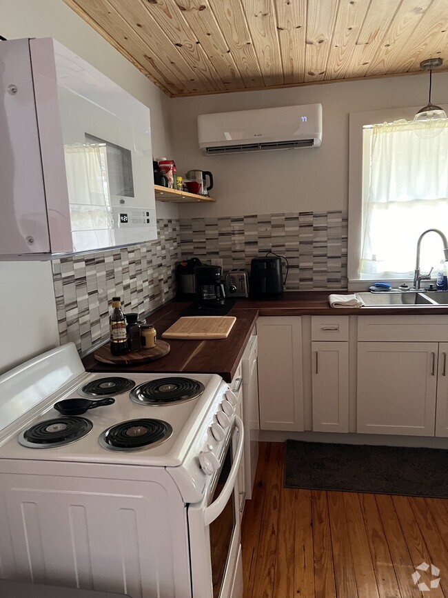 Building Photo - 404 Brown Rd Rental