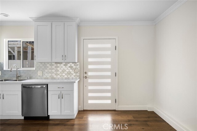 Photo - 7058 Willis Ave