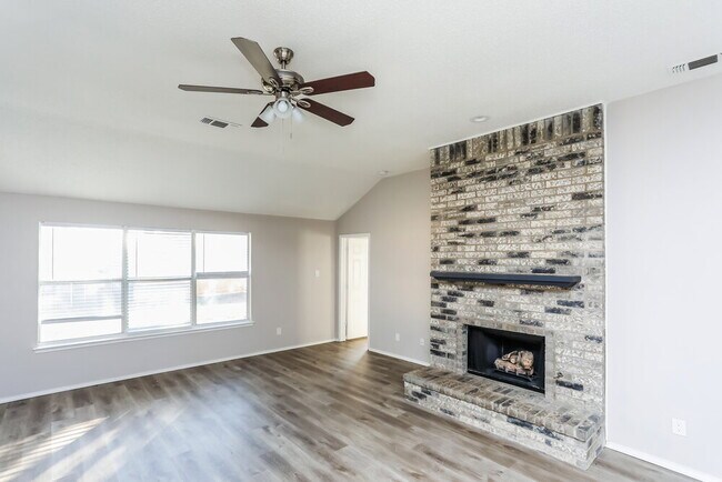 Photo - 5122 Eastcreek Dr