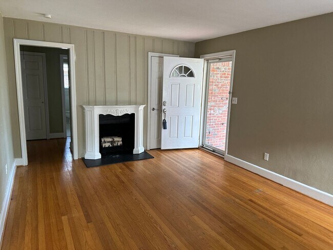 Photo - 4 Bedroom Brick Ranch in Norfolk