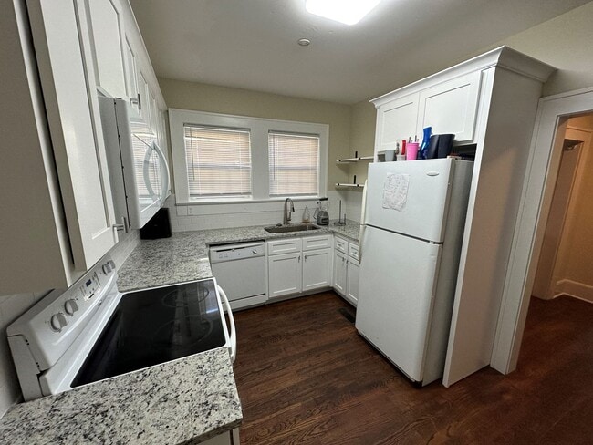 Photo - Leasing for Fall 2027