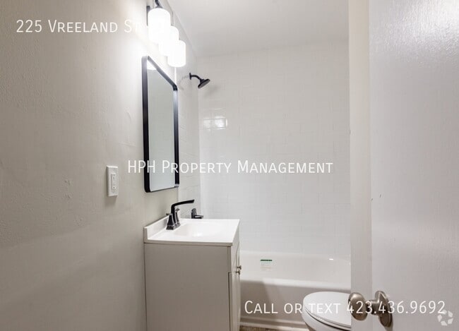 Building Photo - 225 Vreeland St Unit 1 Rental