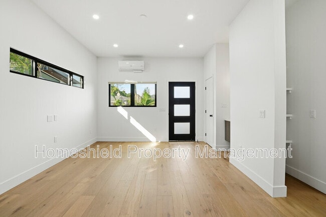 Photo - 3704 Wilcox St Unidad B