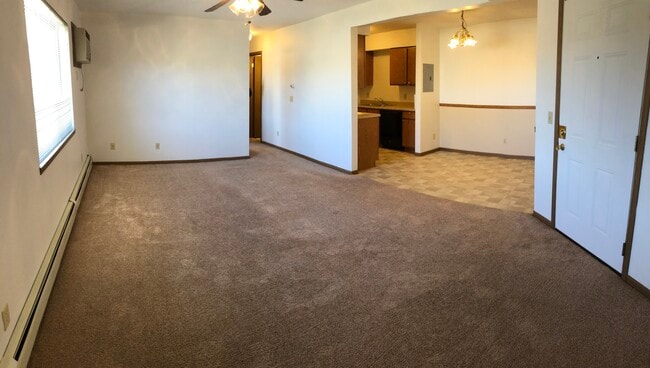 Living room and dining room - 1500 Northgate Dr Unit 6