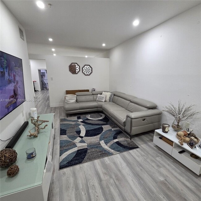 Building Photo - 6940 NW 179th St Unit 203-7