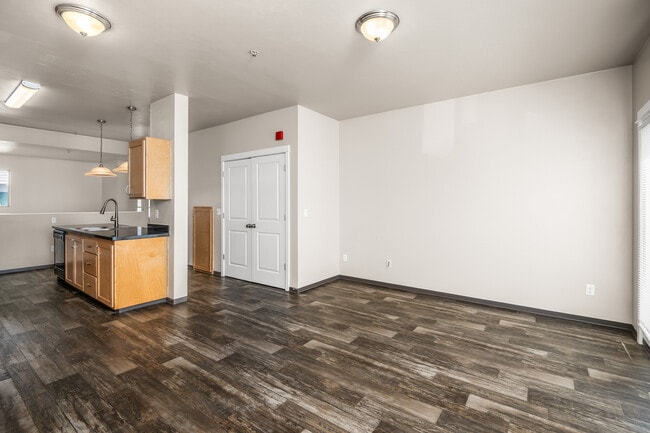 Espacio habitable de 2 dormitorios y cocina. - Duck Landing