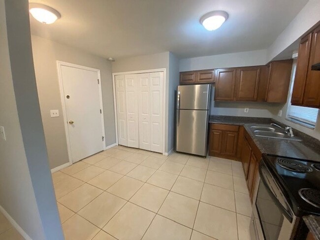 Photo - 2 Bedroom 2 Bath Duplex in Historic Downto...