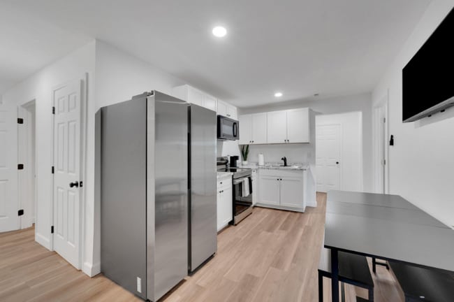 Photo - 364 Adelle St SE