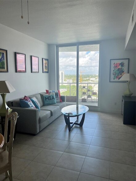 Photo - 315 NE 3rd Ave