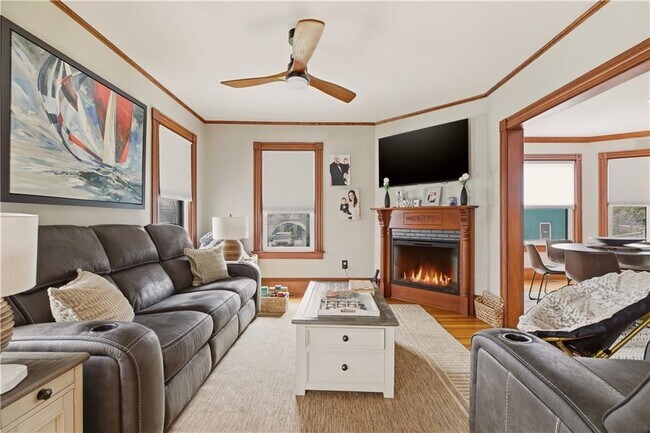 Photo - 23 Clinton St