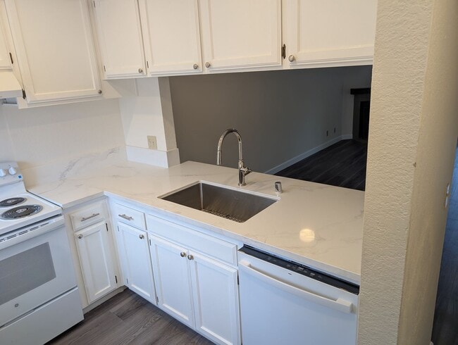 Photo - Completely remodeled and updated condo close to Fresno State, shopping and hwy 168