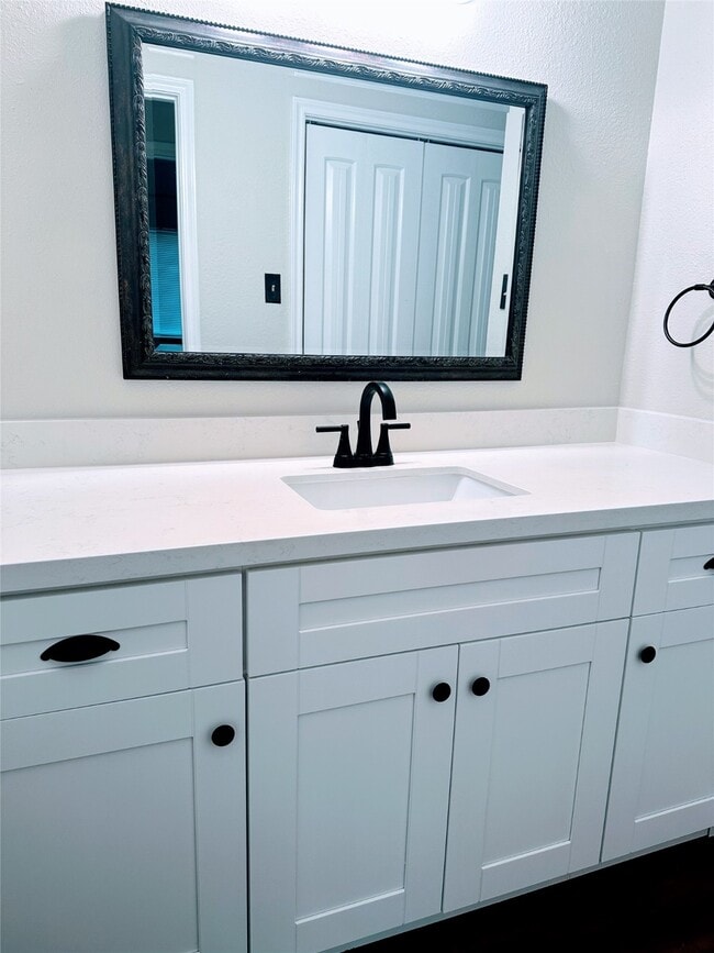 Building Photo - 3500 Tangle Brush Dr Unit 187