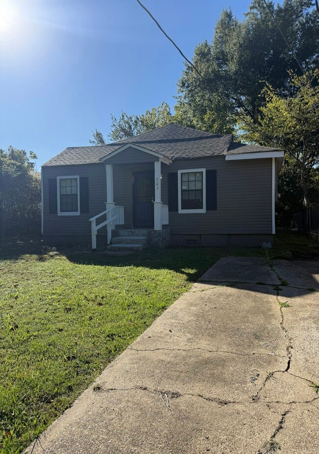 Building Photo - 705 Harahan Rd