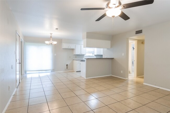 Photo - 206 N Forest Dr