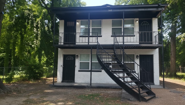 Building Photo - 760 Richmond Ave Rental