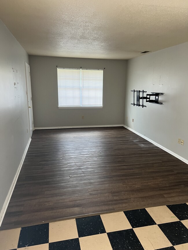 Photo - 2200 Pearce Ave Apartamentos Unidad 1