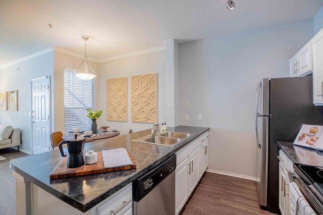 Building Photo - IMT Hyland Hills Rental