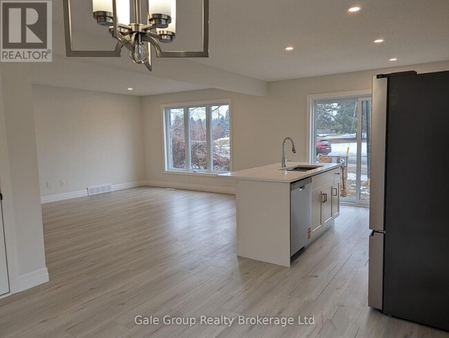 Photo - 231 Pittock Park Rd