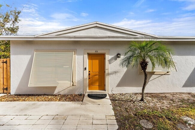 Building Photo - 513 E Whitney Dr Rental