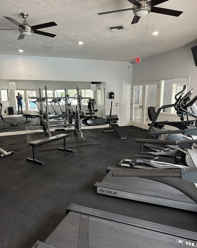 Photo - 4700 SW Archer Rd Unit 95