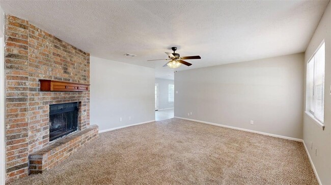 Photo - 1107 Braeswood Dr
