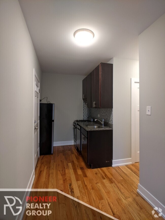 Building Photo - 2846 N Mildred Ave Unit 2 Rental
