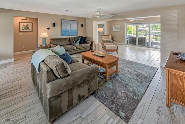 Photo - 1540 Curlew Ave