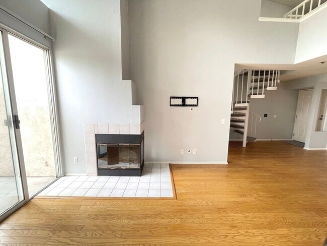 Spacious 2 Bed / 2 Bath Condo + Loft in M... - Spacious 2 Bed / 2 Bath Condo + Loft  in M... Unit 1402