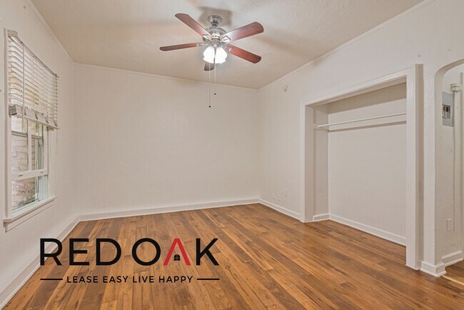 Photo - ~$200 OFF Each Month~ Spacious, Beautiful ... Unidad 215