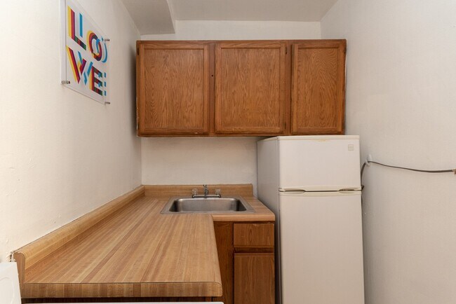 Photo - 653 W Belmont Ave Unit 304