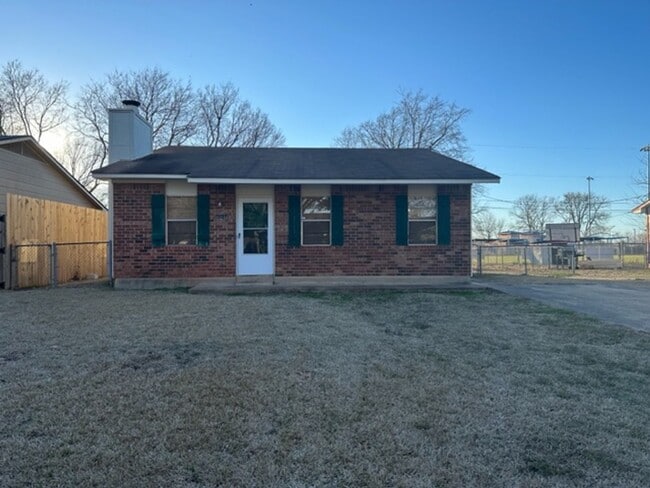 Building Photo - Remodeled 3 Bedroom Bossier Home