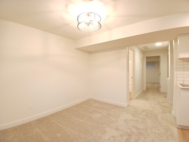 Photo - 1954-1209 209 St NW Unit Lower