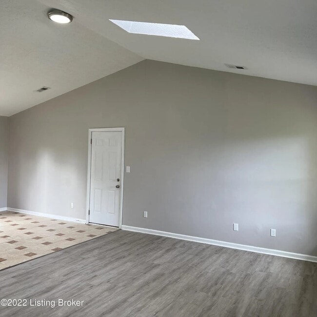 Photo - 4613 Beechbrook Rd