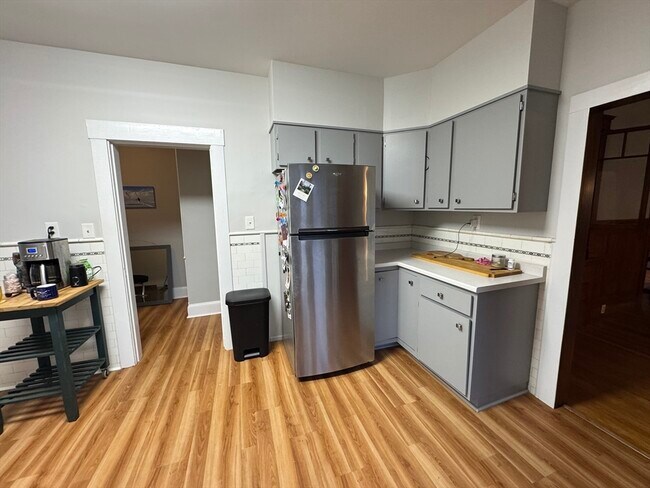 Photo - 10-12-12 Ashcroft St Unit 2