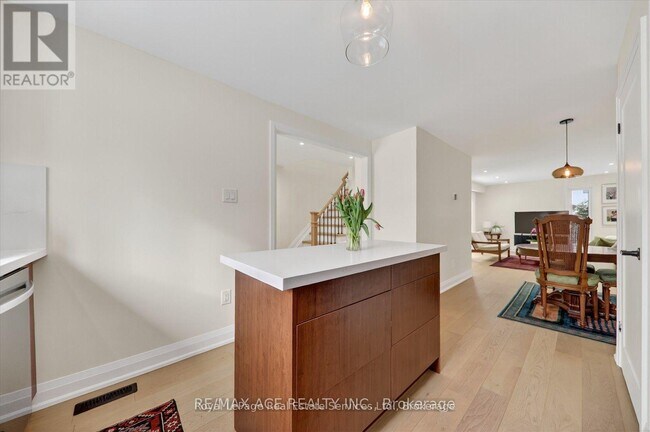 Photo - 100 Brimwood Blvd